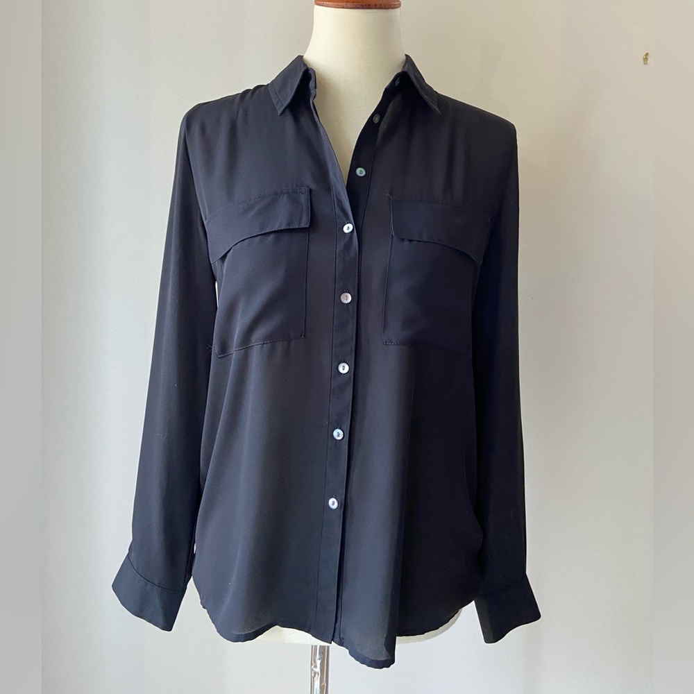 NWT F21 versatile black button down blouse